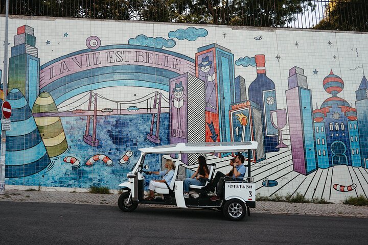 Welcome Tour to Lisbon in Private Eco Tuk Tuk with a Local