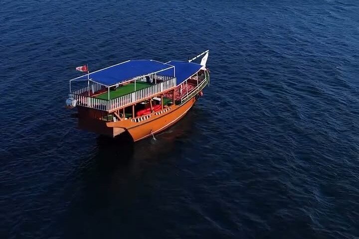 Crucero en dhow de día completo por Khasab Musandam con almuerzo y snorkel