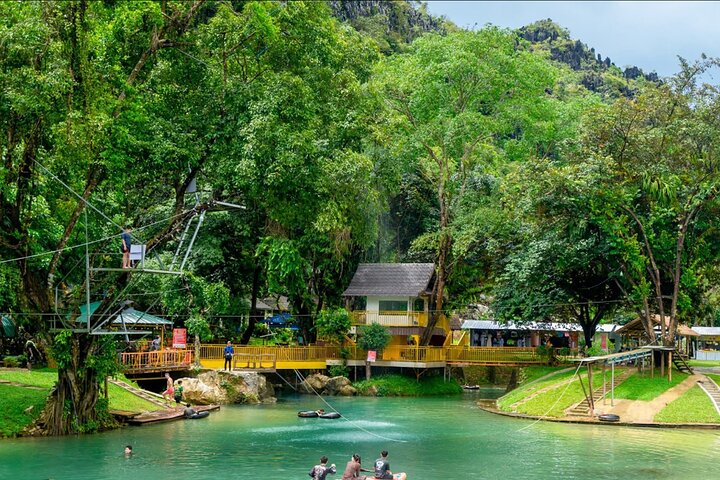 Vang Vieng: Zipline, Cave Tube, Trek, Longtail Boat, lagun 2