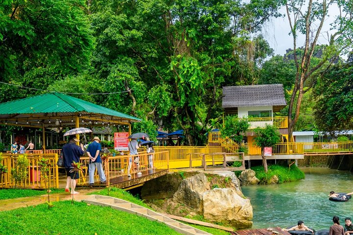 Vang Vieng: Zipline, Cave Tube, Trek, Longtail Boat, lagun 2