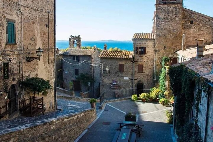 Sagrada Bolsena un recorrido a pie por la historia y los milagros