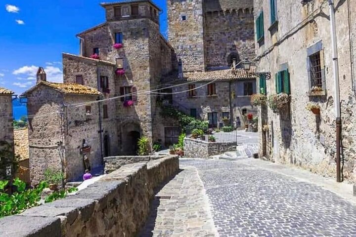 Sagrada Bolsena un recorrido a pie por la historia y los milagros