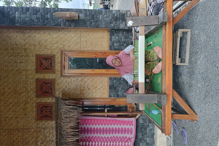 Benang Kelambu & Stokel Cascate e Handweaving Village Tour