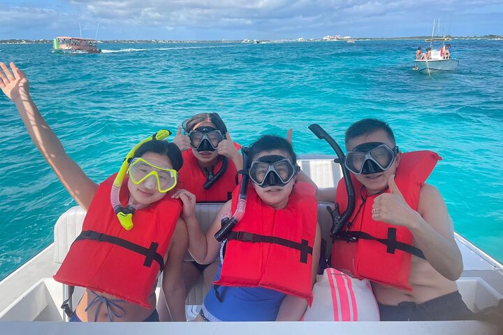 4 Std. Private Tour Insel Hop Schnorchel w / Schildkröten & Schluck Bahama Mamas