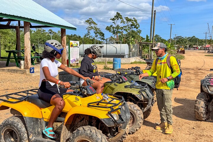 Visite en VTT et cascade au départ de Hopkins Village