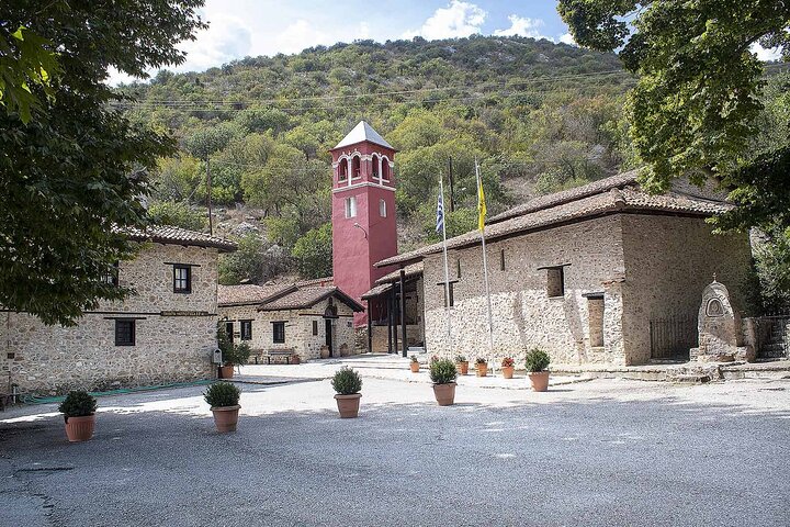 Tesalónica: ciudad de Kastoria Cueva de los Dragones del Monasterio de Mavriotissa