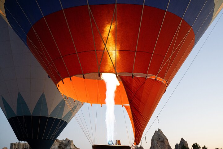 Desde Antalya Pamukkale Vuelo en globo aerostático con almuerzo