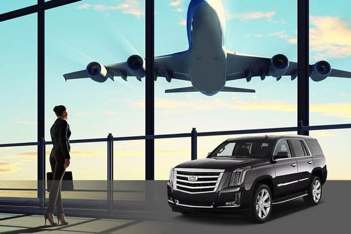 Traslado privado del aeropuerto STL al hotel en St. Louis - Servicio de coche negro