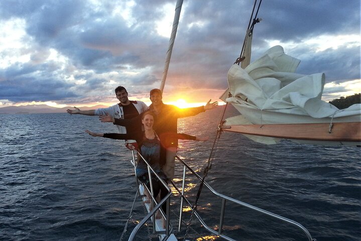 Eco Sailing Tour till Maori hällristningar på Lake Taupo