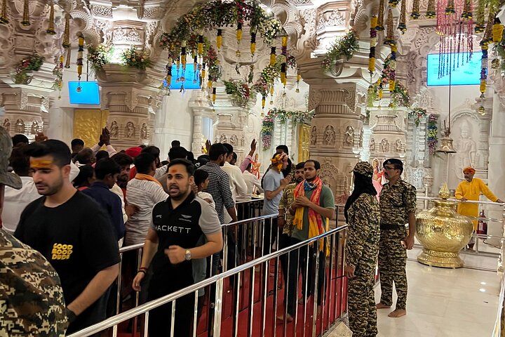 Ayodhya, Varanasi & Prayagraj Tour Spirituale - Varie opzioni