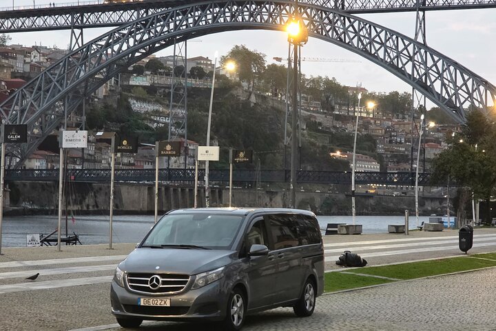 Drosjetransport Porto, Gaia, flyplass, tog, buss, skip