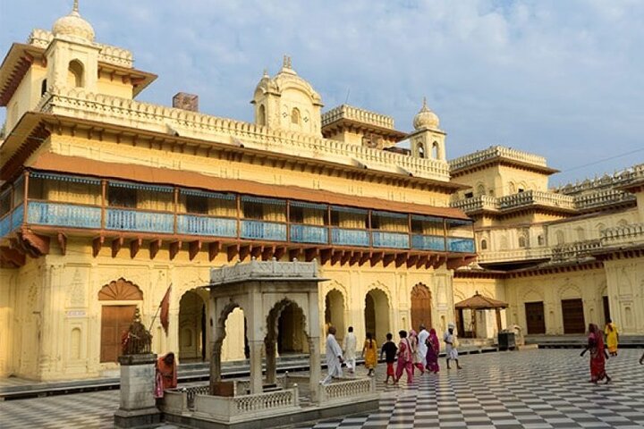 Ayodhya, Varanasi & Prayagraj Tour Spirituale - Varie opzioni