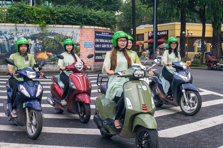 Ho Chi Minh-staden: Matrundtur på motorcykelgatan med 12 provsmakningar