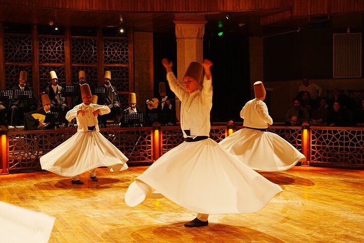 Inträdesbiljett till Konya Rumi Whirling Dervishes Sema Ceremony
