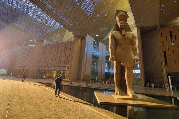 Cairo In Big Bus intera giornata da Hurghada (Piramidi-sfinge-Museo egiziano-pranzo)