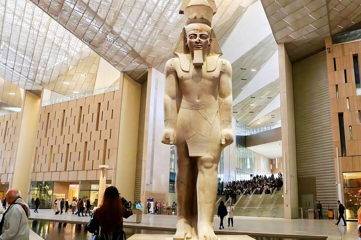 Cairo In Big Bus intera giornata da Hurghada (Piramidi-sfinge-Museo egiziano-pranzo)