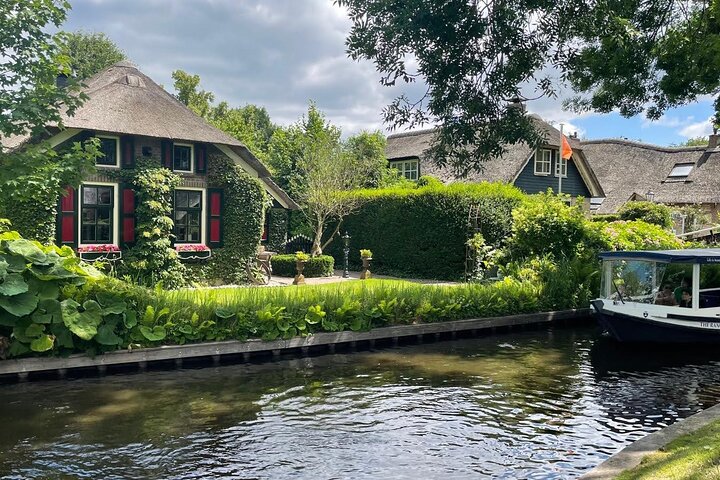 Giethoorn Canal Tour 1 time gjennom sentrum av byen