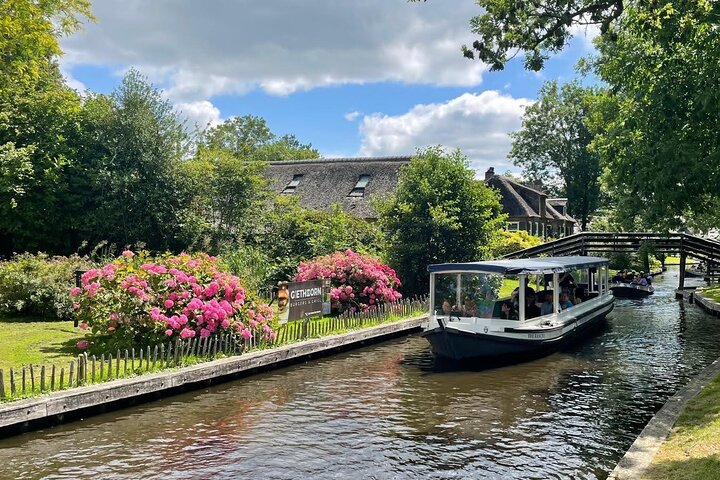 Giethoorn Canal Tour 1 time gjennom sentrum av byen