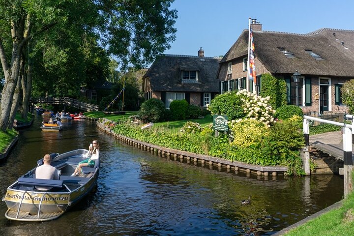 Giethoorn Canal Tour 1 time gjennom sentrum av byen