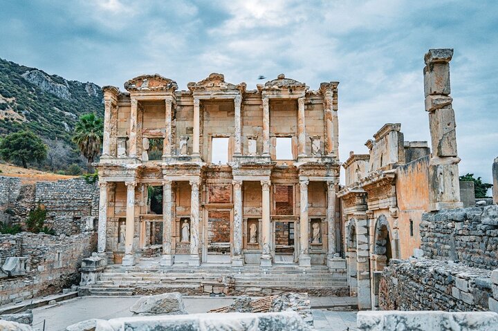 FOR CRUISERS : Ephesus & Virgin Mary Tour with ENTRY TICKET + LUNCH (クルーザー用:エフェソスと聖母マリアの入場券+ランチ付きツアー)