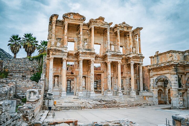 FOR CRUISERS : Ephesus & Virgin Mary Tour with ENTRY TICKET + LUNCH (クルーザー用:エフェソスと聖母マリアの入場券+ランチ付きツアー)