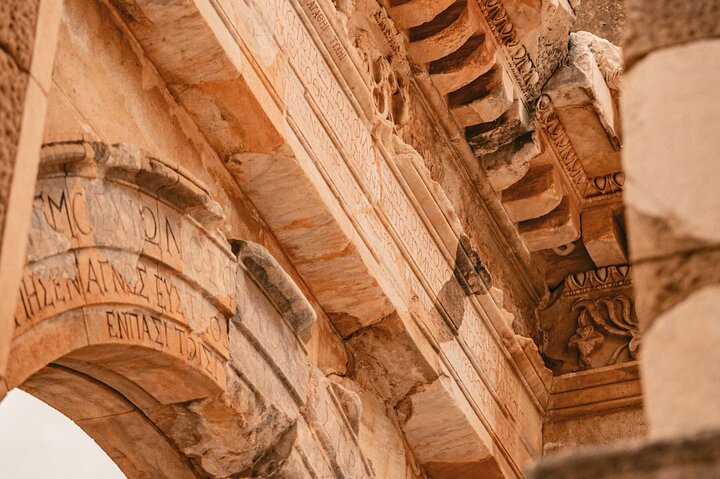 FOR CRUISERS : Ephesus & Virgin Mary Tour with ENTRY TICKET + LUNCH (クルーザー用:エフェソスと聖母マリアの入場券+ランチ付きツアー)