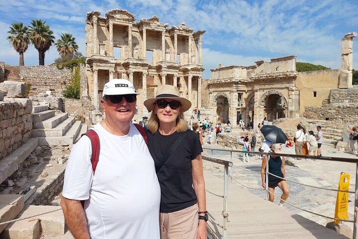 FOR CRUISERS : Ephesus & Virgin Mary Tour with ENTRY TICKET + LUNCH (クルーザー用:エフェソスと聖母マリアの入場券+ランチ付きツアー)