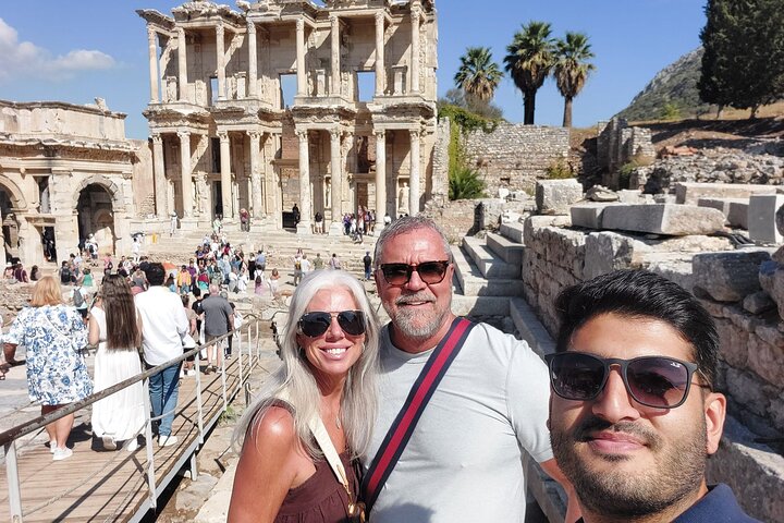 FOR CRUISERS : Ephesus & Virgin Mary Tour with ENTRY TICKET + LUNCH (クルーザー用:エフェソスと聖母マリアの入場券+ランチ付きツアー)
