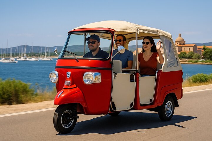 Olbia: Passeio romântico privado de tuk-tuk + transporte incluído