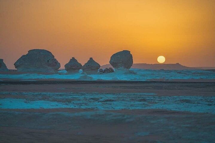 2 - Dag Bahariya Oasis Witte en Zwarte Overnachting Camping Jeep Tour