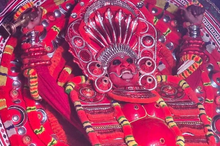 Kochi : Show de Kathakali, Theyyam & Kalaripayattu con Transferencias