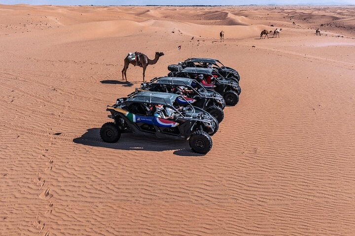 Privé ochtendwoestijnsafari met kameelrijden in Dubai