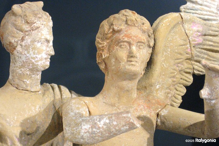 Tour al MarTa, il museo archeologico di Taranto: eccezionali manufatti d'oro davvero notevoli