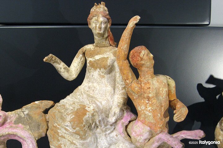Tour al MarTa, il museo archeologico di Taranto: eccezionali manufatti d'oro davvero notevoli