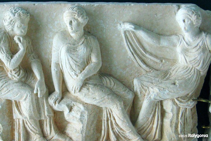 Tour al MarTa, il museo archeologico di Taranto: eccezionali manufatti d'oro davvero notevoli