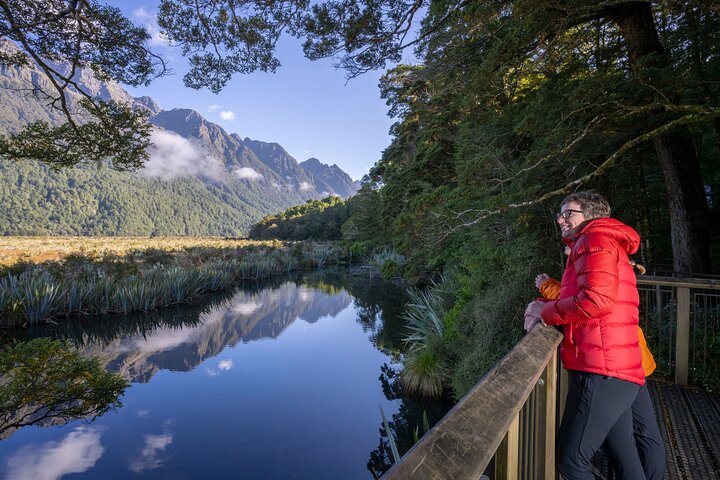 Tour di Milford Sound di un'intera giornata con crociera e passeggiate da Te Anau