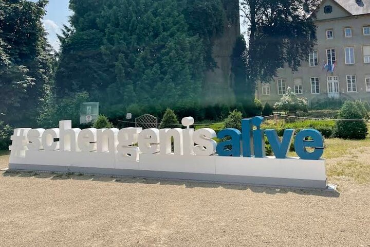 Luxembourg: Moselle Wine Tasting & Castle Private Day Tour