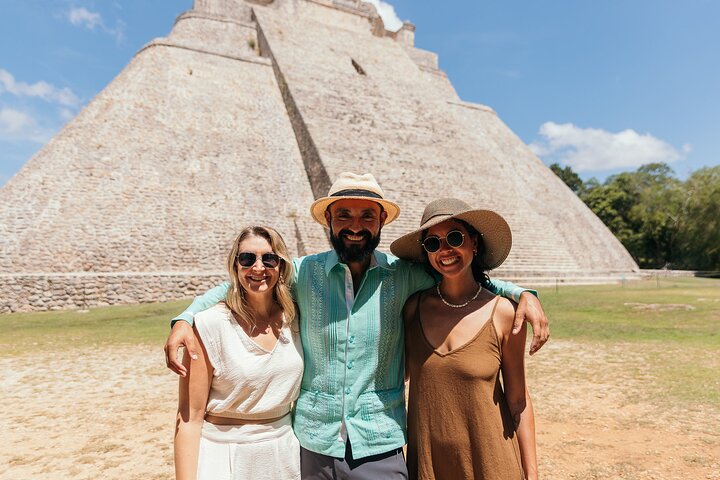 Uxmal, Hacienda Mucuyché, Cenotes y Auténtica Cocina Yucateca