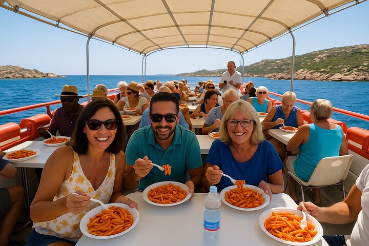 Olbia: Båttur til Maddalena-øygruppen + transport inkludert