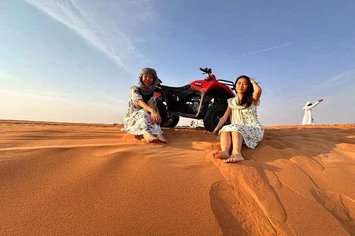 Luksuriøs ørkensafari i Dubai med quad bike, kamelritt og BBQ-middag