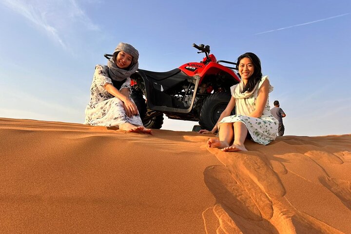 Luksuriøs ørkensafari i Dubai med quad bike, kamelritt og BBQ-middag
