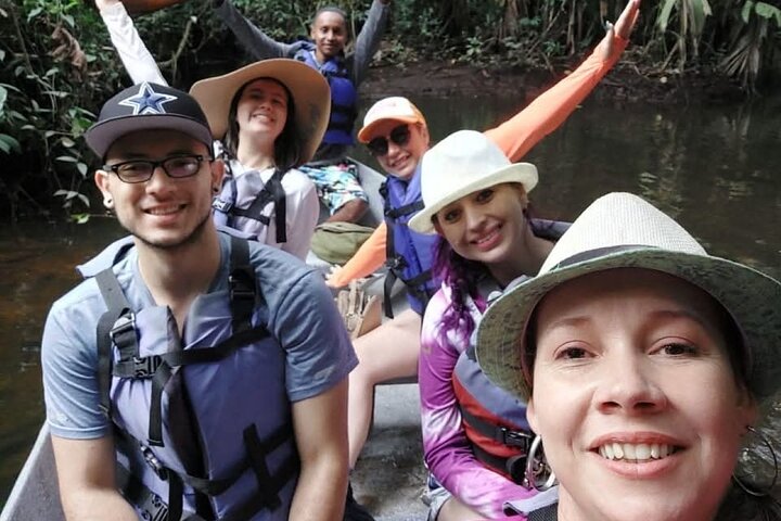 Tortuguero-Tour auf den Kanälen im Kanu mit Elektromotor