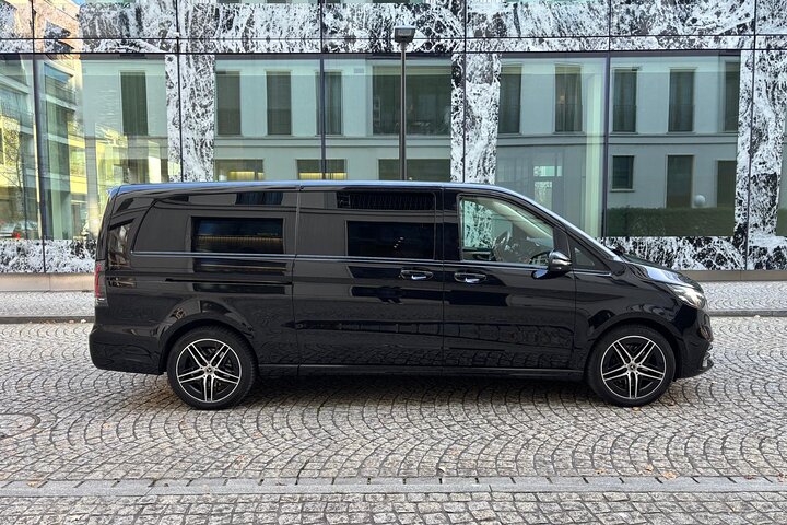 Privat transfer från Vaduz till Zurich Flygplats