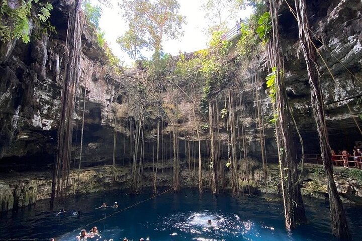 Chichen Itza Cenote Saamal och Valladolid dagstur från Cancun