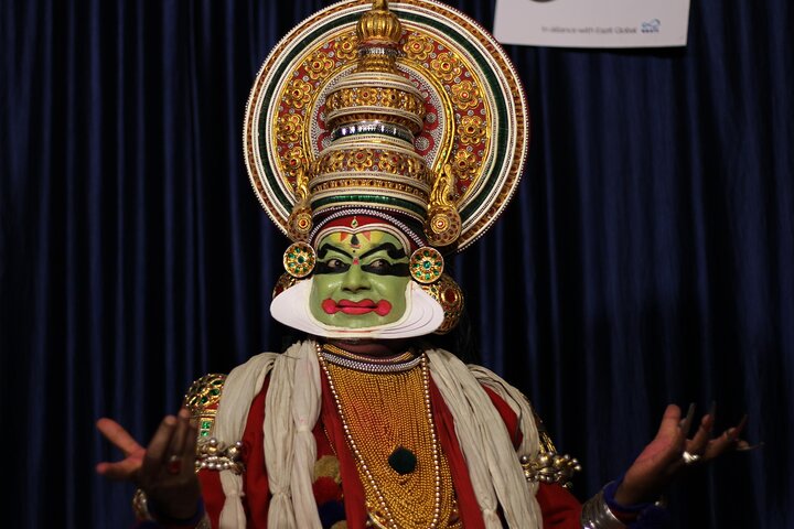 Kochi : Show de Kathakali, Theyyam & Kalaripayattu con Transferencias