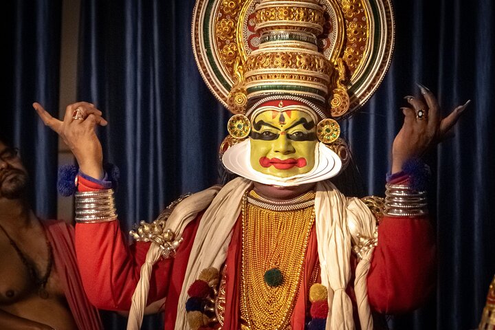 Kochi : Show de Kathakali, Theyyam & Kalaripayattu con Transferencias