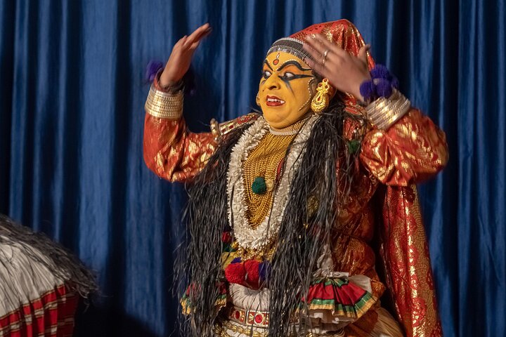 Kochi : Show de Kathakali, Theyyam & Kalaripayattu con Transferencias