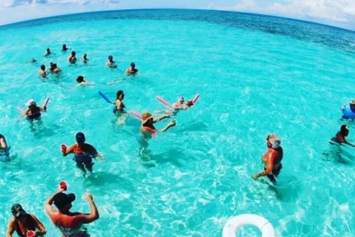 Hoteller i nærheden af Punta Cana VIp Booze Cruise Snorkeling Underholdning