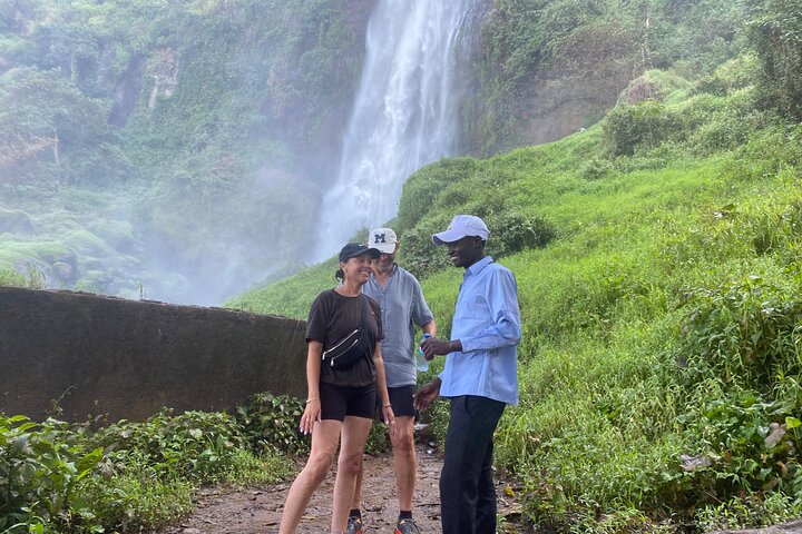 Sisiyi Falls Round Walk Caminata Aventura Escénica