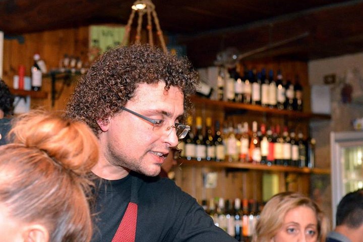 Vinsmagning med mad og Tufa kælder besøg i Orvieto